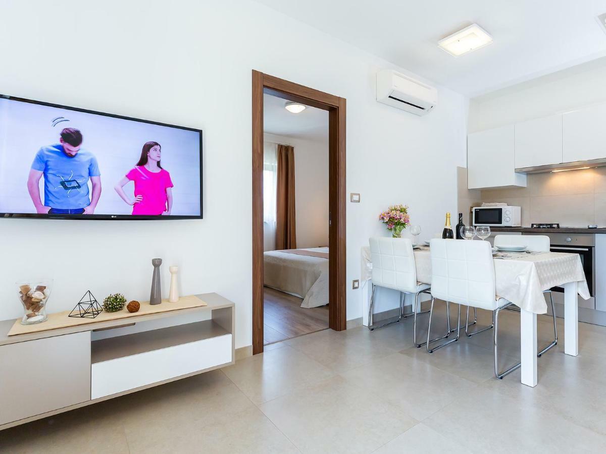 Apartments Gioia โปเรช ภายนอก รูปภาพ