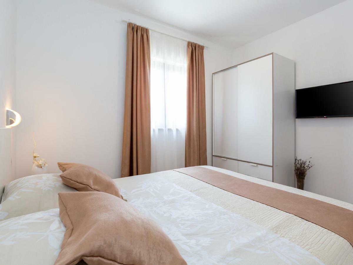 Apartments Gioia โปเรช ภายนอก รูปภาพ